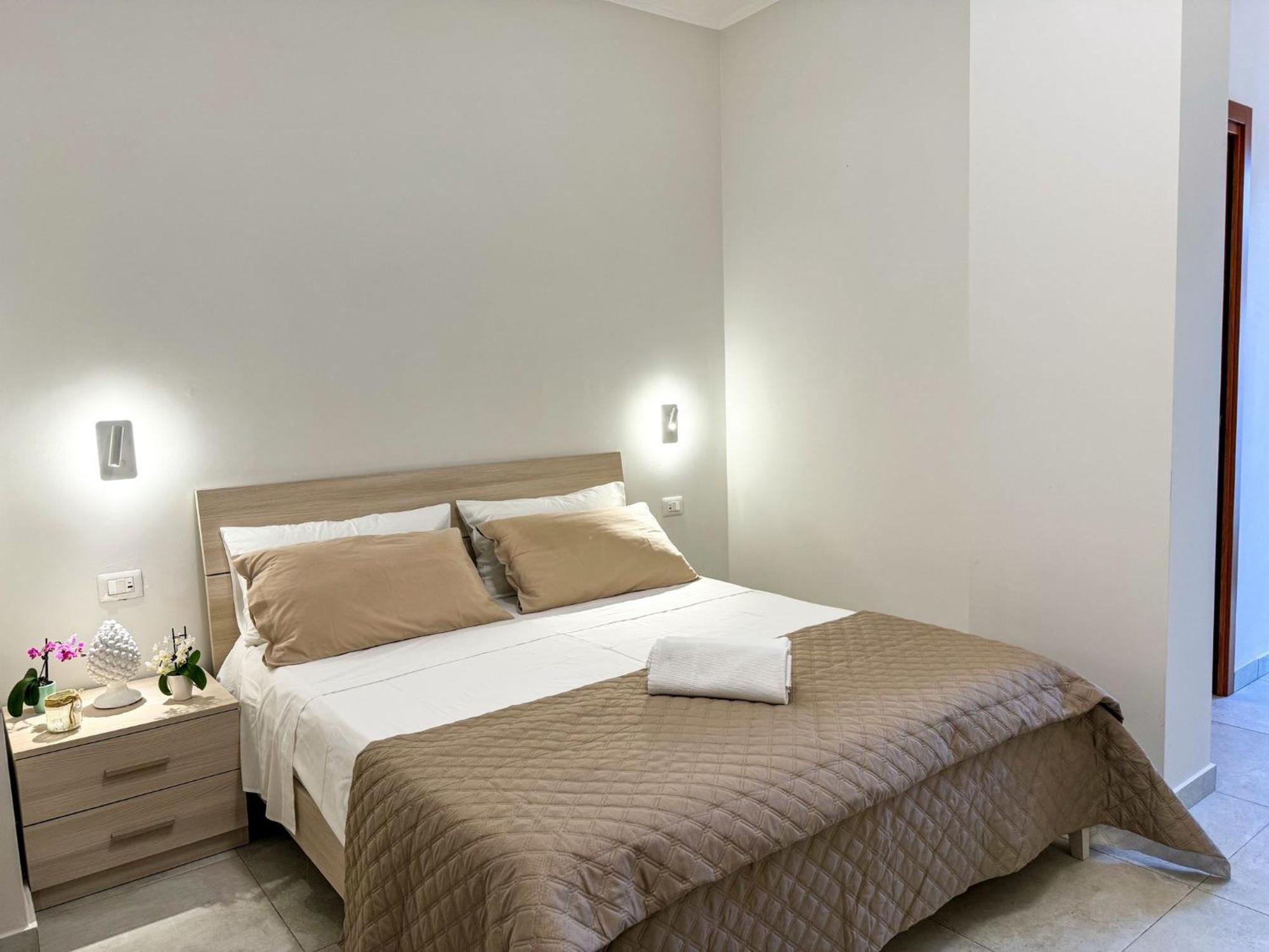 Vicoletto Fiorito Hotel ปอร์โต เอมเปโดเกล ภายนอก รูปภาพ